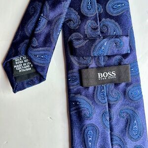 Hugo Boss dark blue with paisley all silk slim tie in Italy 🇮🇹